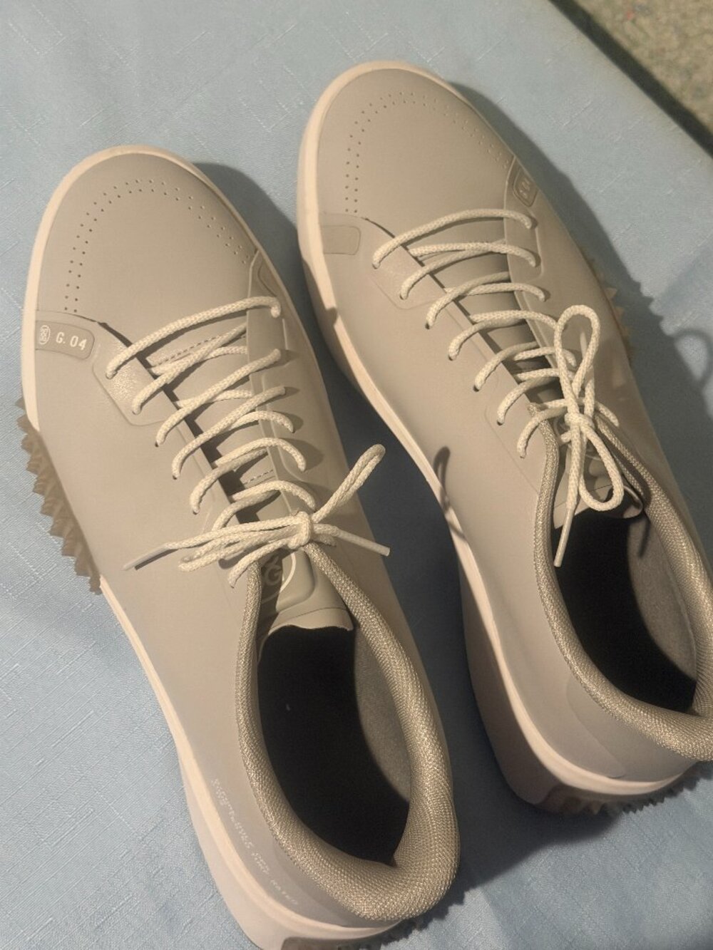 Mens golf shoes